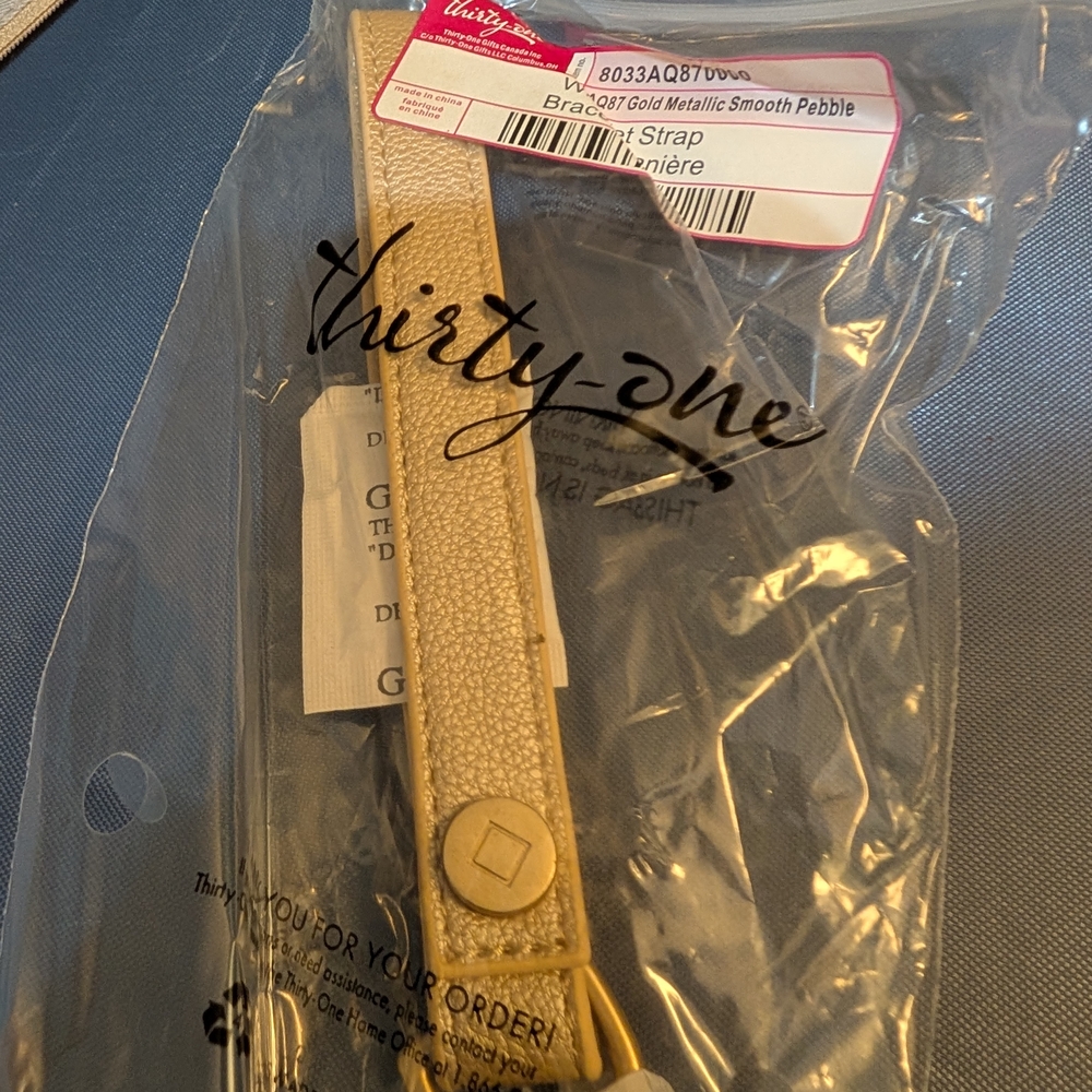 Thirty-One Gold Leather Pouch - Picture 5 of 6
